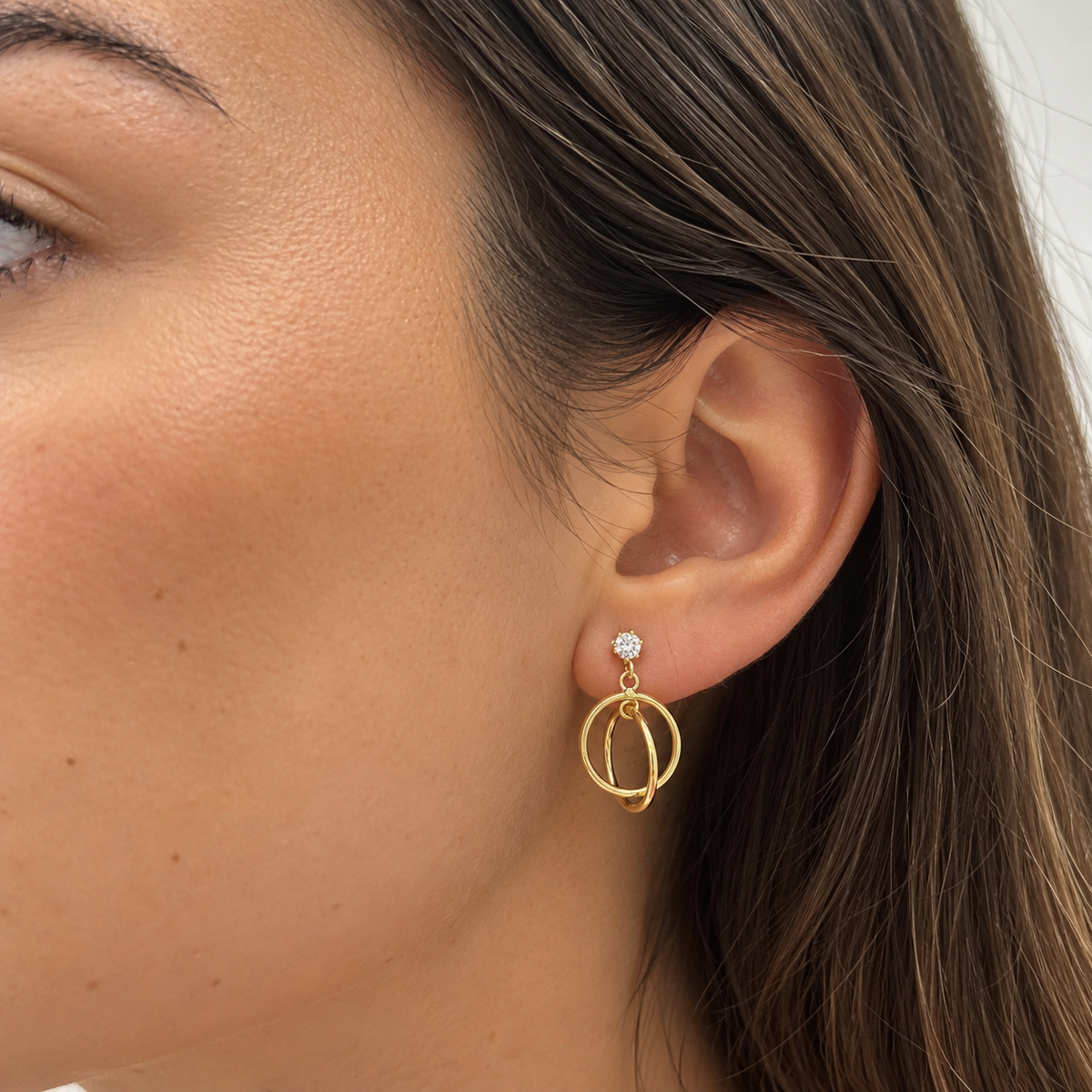 Pendientes de Oro de 18K con Doble Aro y Circonita