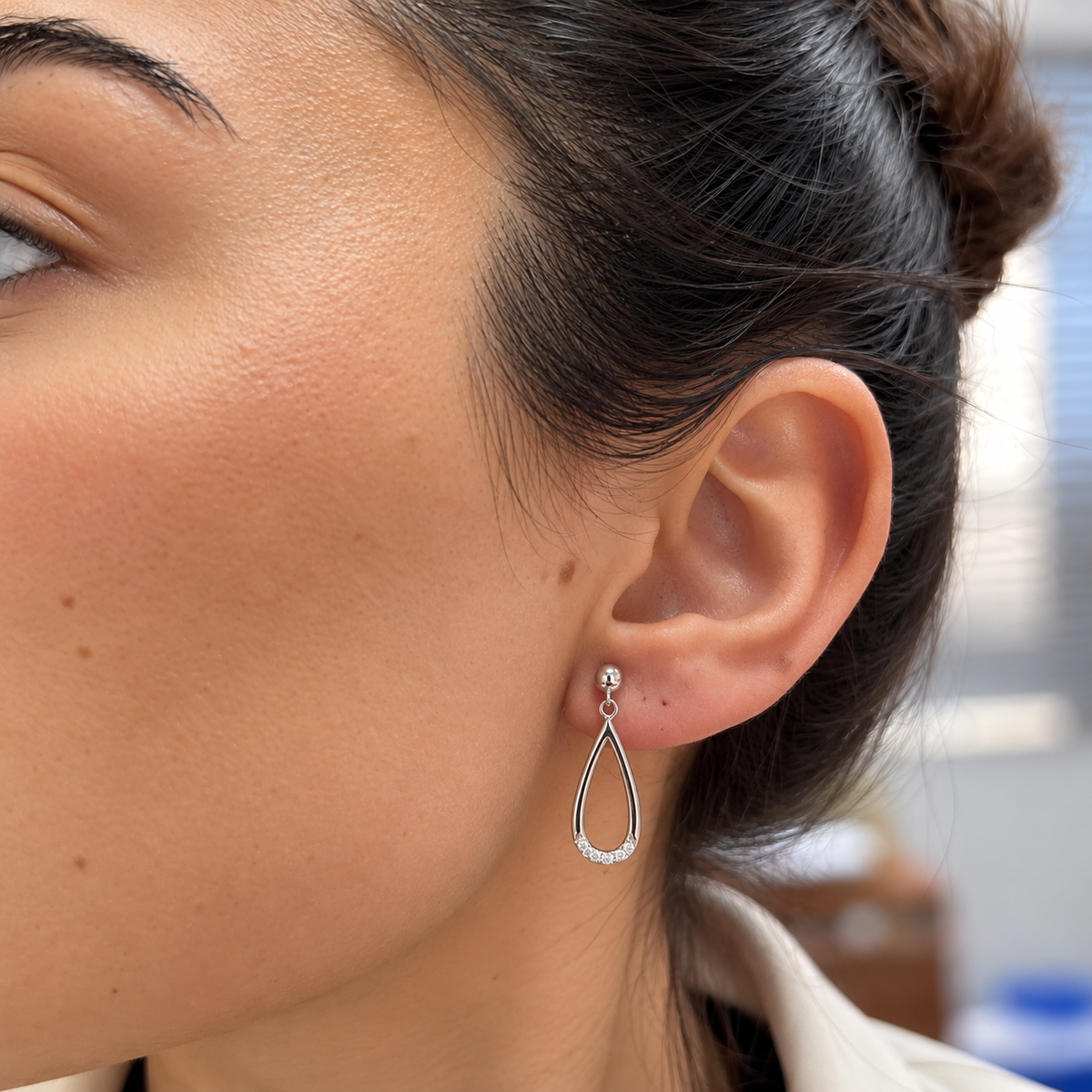 Pendientes de Plata 925 con Circonitas y Diseño de Lágrima
