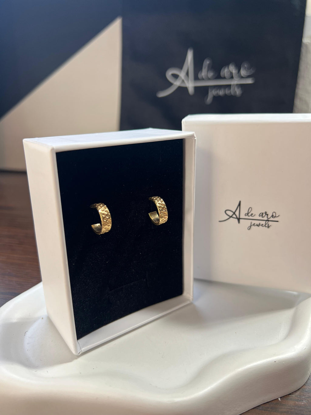 Pendientes de Oro 18K con Textura – 12 mm
