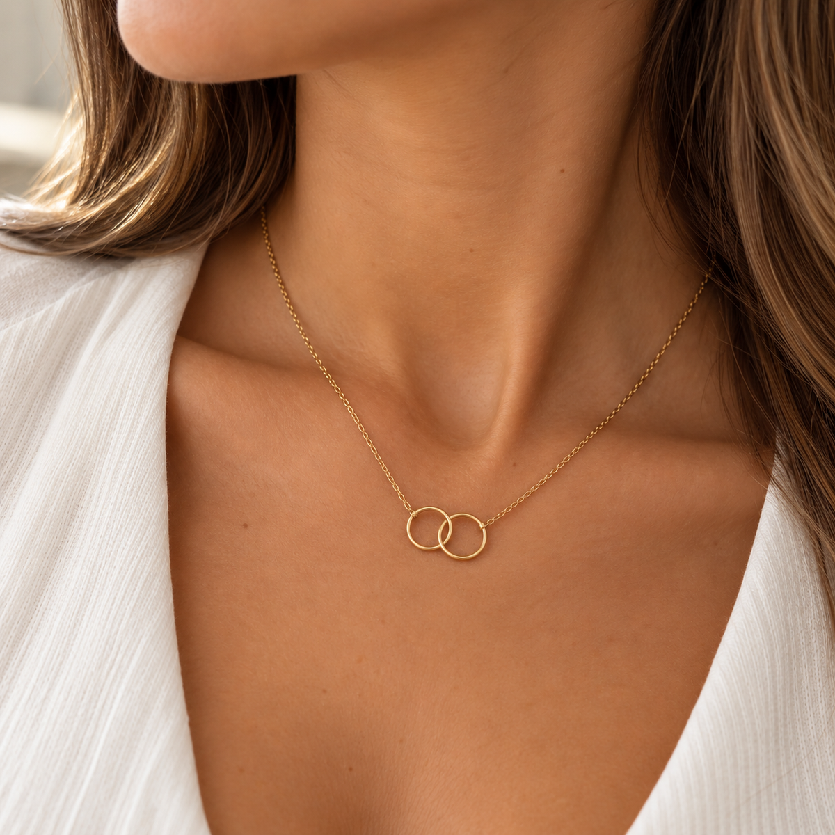Colgante de Oro 9K con Dos Aros Entrelazados